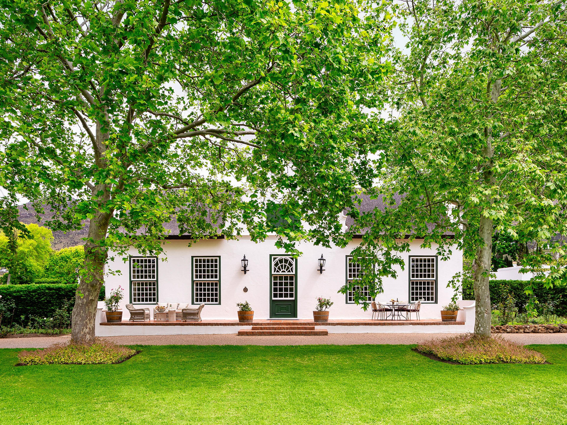 Manor-House-One-Bedroom-Suite-Terrace-&-Lawn