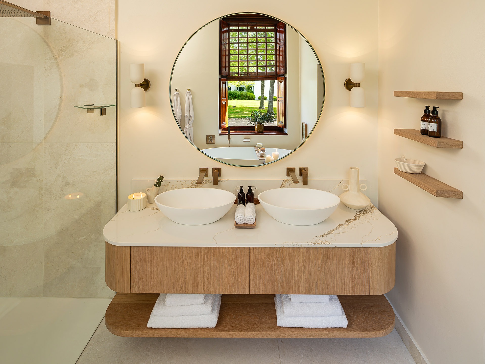 Manour-House-One-Bedroom-Suite-Bathroom-(2)