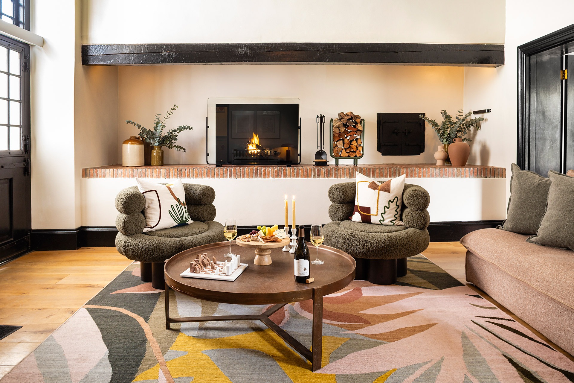 Premier-Room-Lounge-(2)