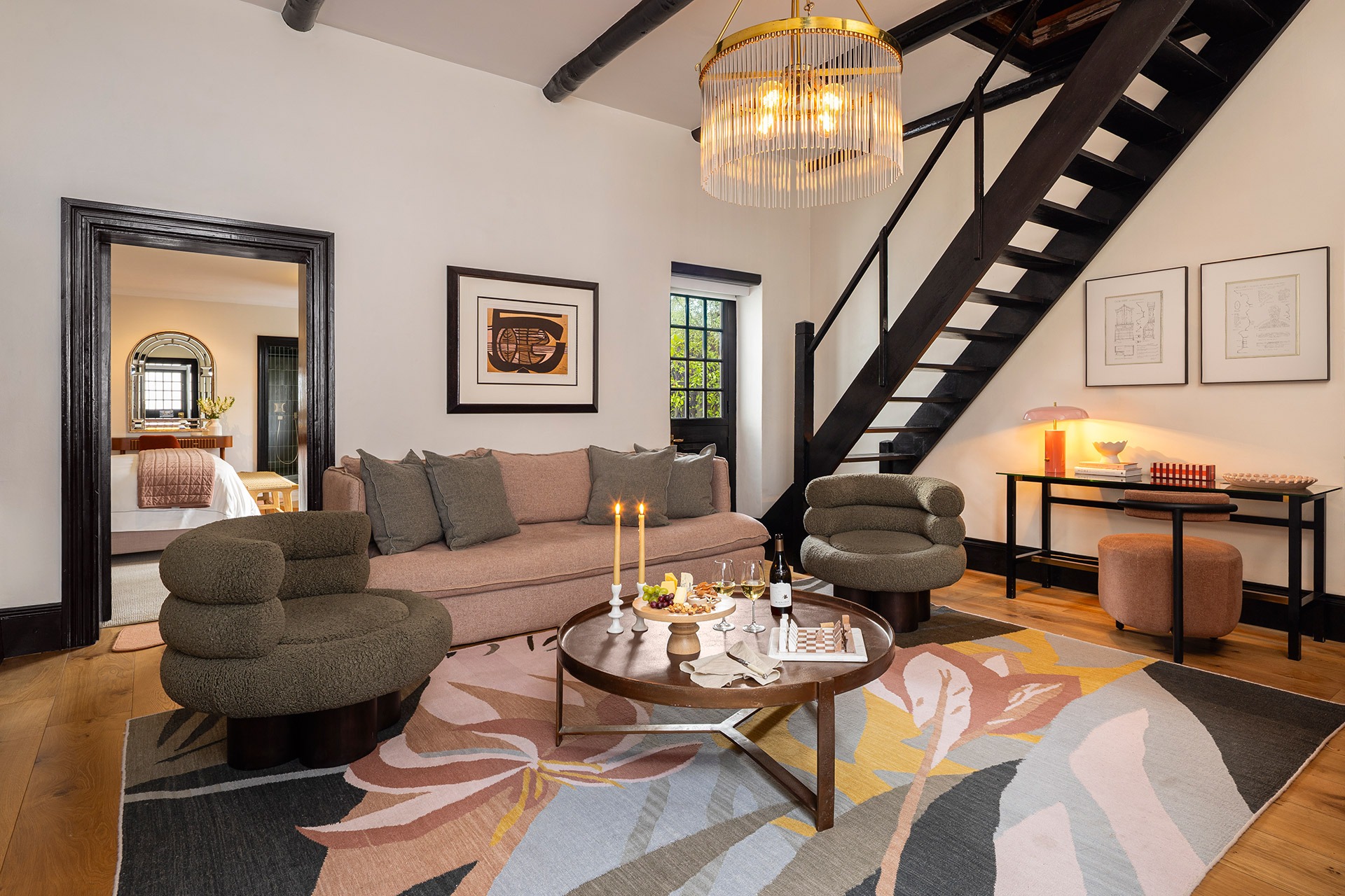 Premier-Room-Lounge